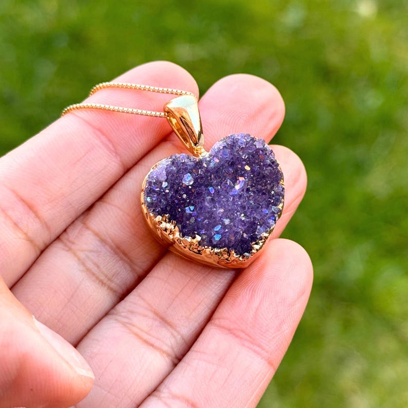 Raw Amethyst Crystal Heart Necklace – 18K Gold Chain, Boho Healing Gemstone Pendant, Natural Amethys | AmazPromo