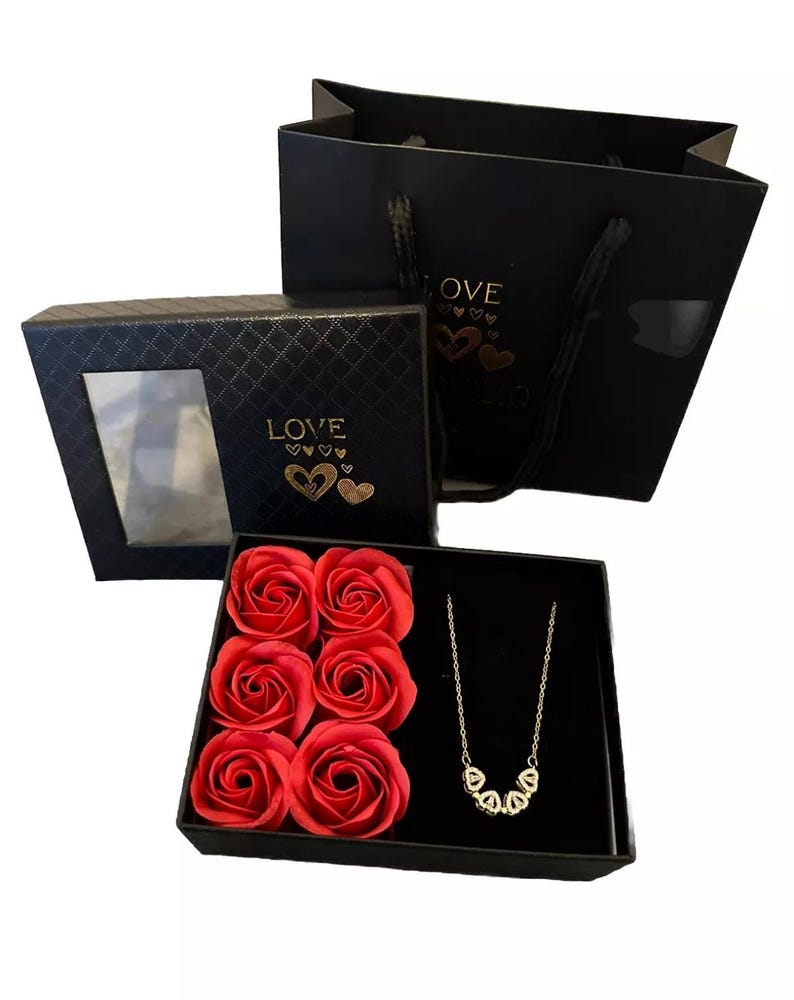 Luxury Gold Magnetic Heart Necklace & Four-Leaf Clover Pendant – Romantic Jewelry Gift for Women | | AmazPromo