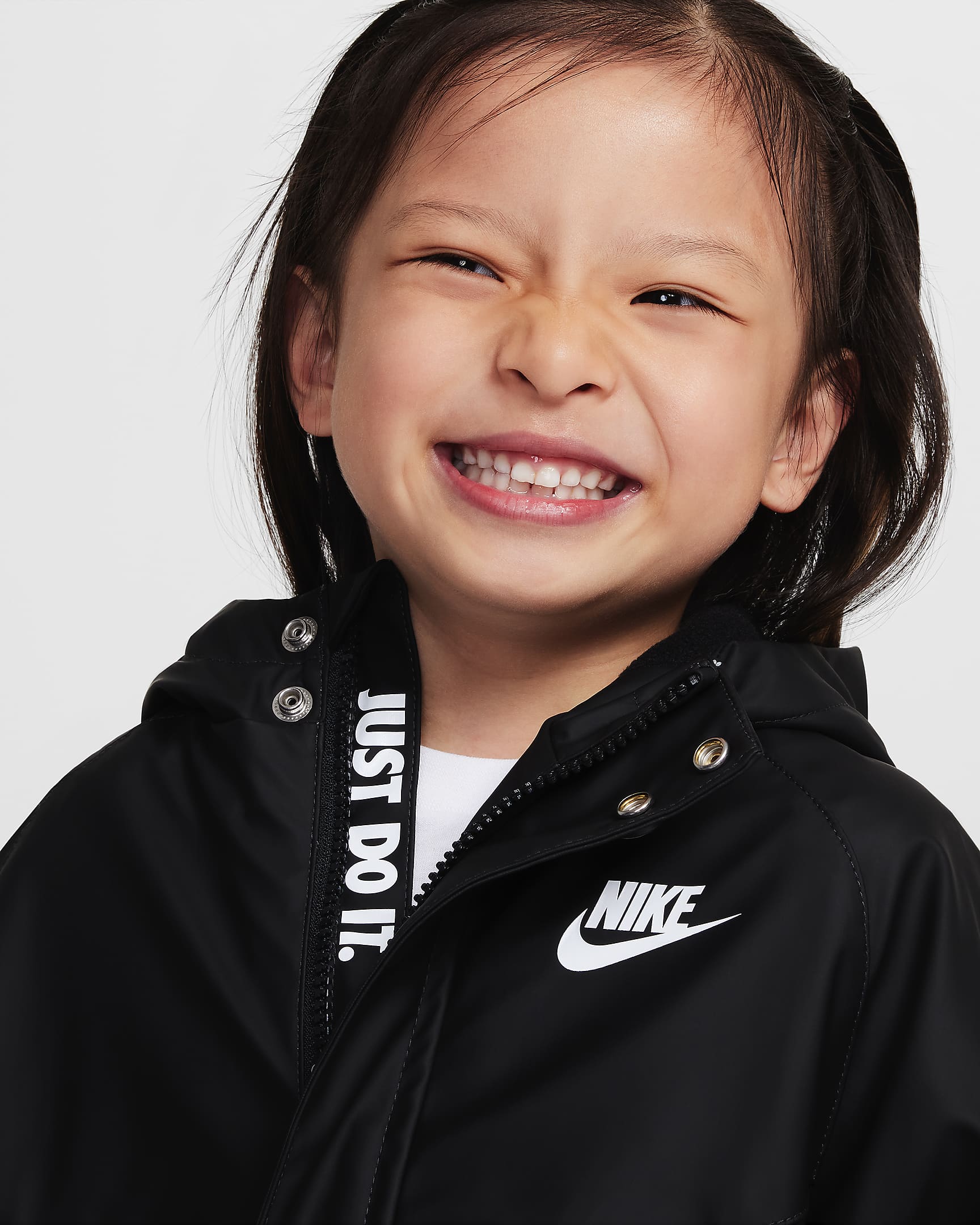 Nike Kids’ Water-Repellent Jacket – Fleece-Lined, Windproof & Lightweight Rain Coat for Boys & Girls | AmazPromo