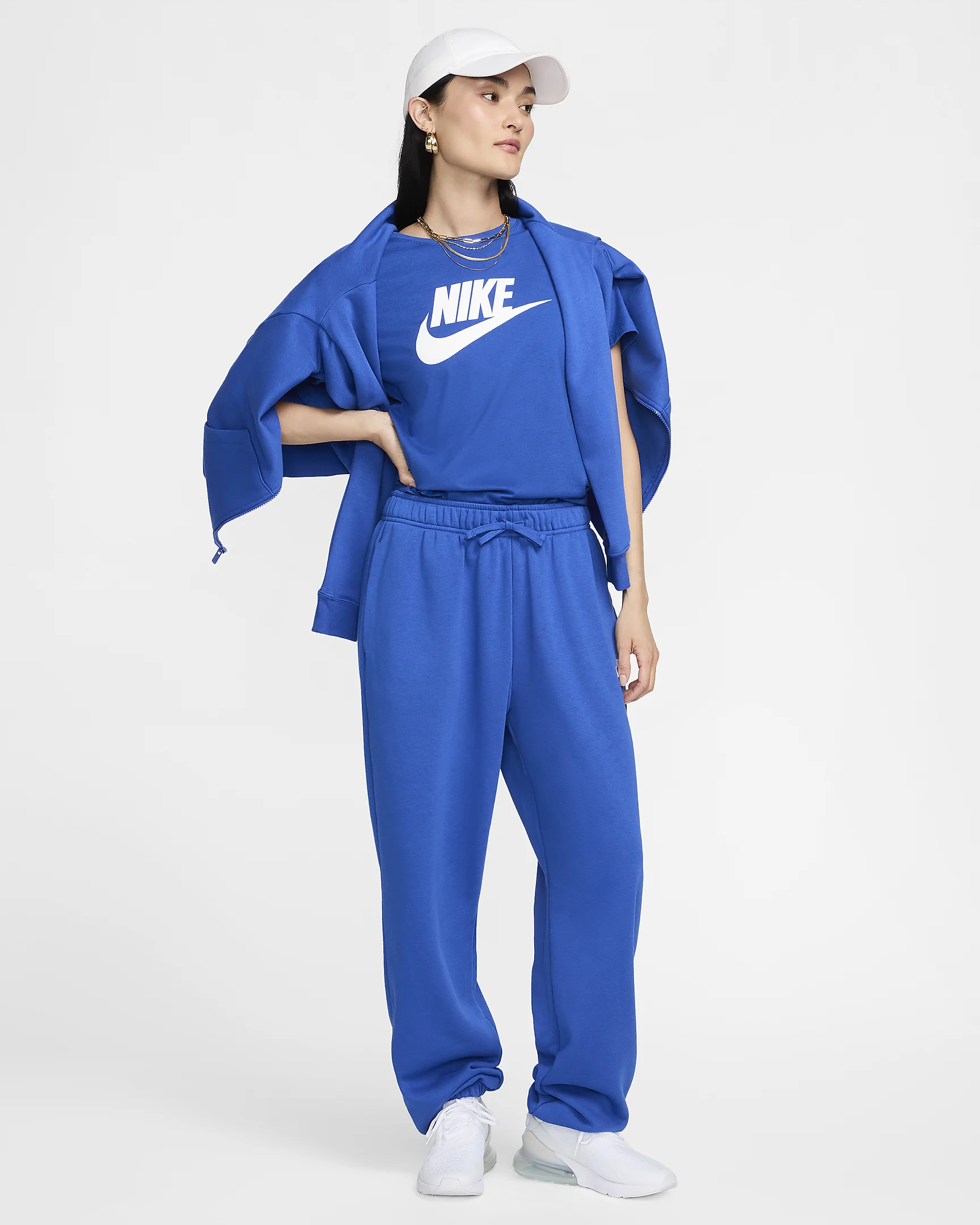 Nike Sportswear Essentials T-Shirt – Soft, Stylish & Everyday Comfort! | AmazPromo