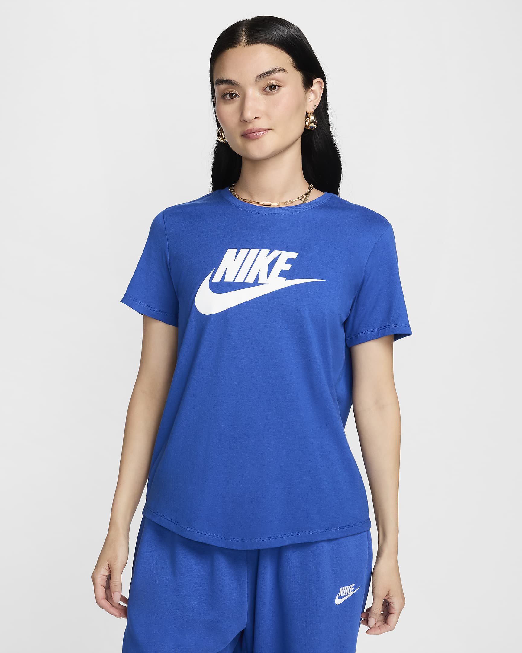 Nike Sportswear Essentials T-Shirt – Soft, Stylish & Everyday Comfort! | AmazPromo