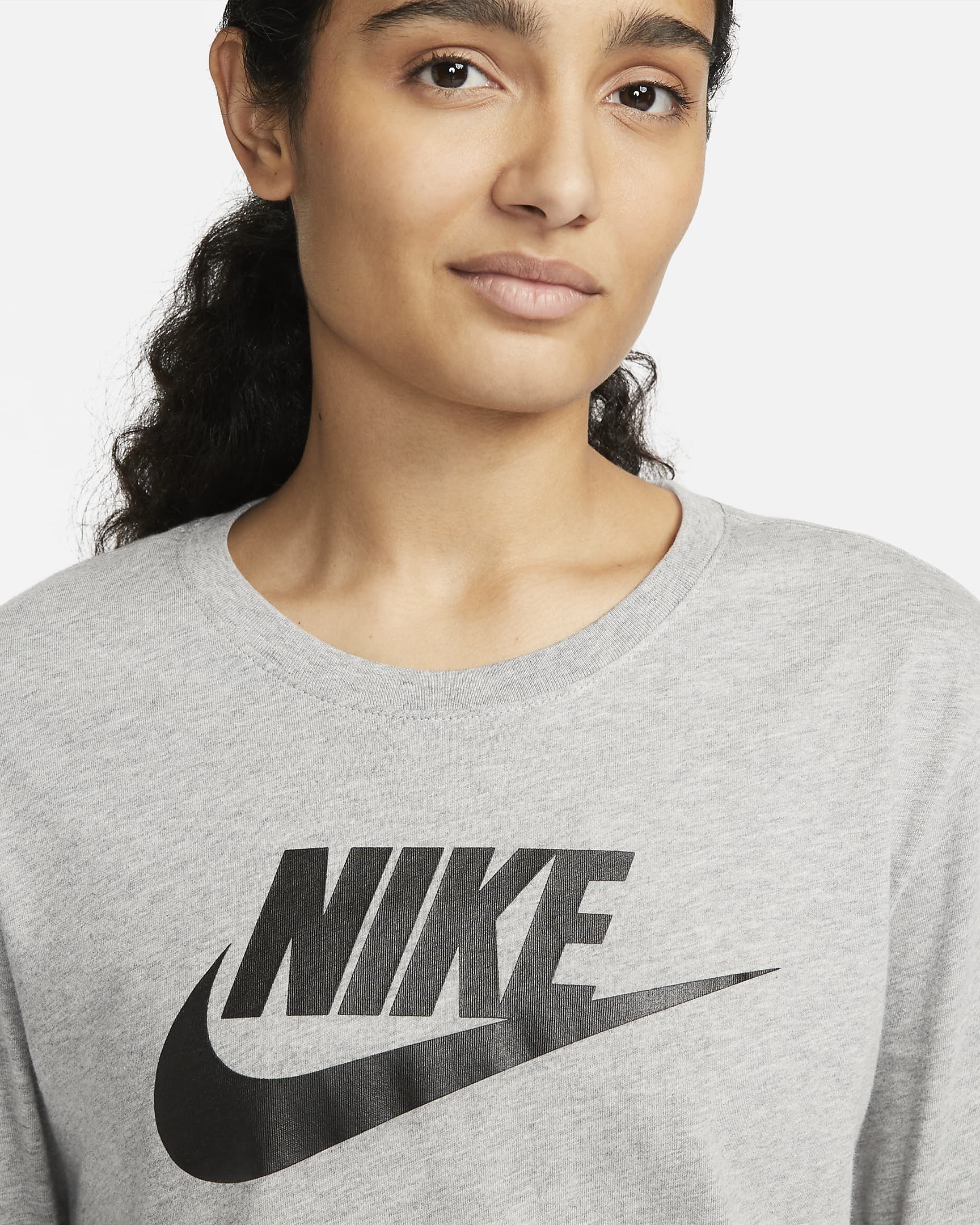 Nike Sportswear Essentials T-Shirt – Soft, Stylish & Everyday Comfort! | AmazPromo