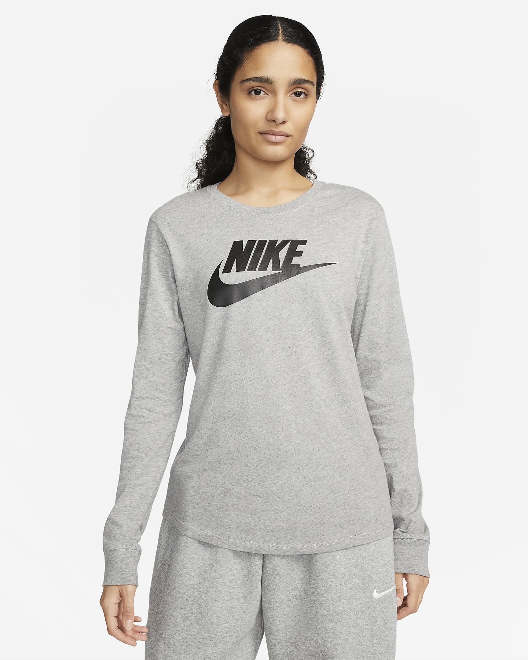 Nike Sportswear Essentials T-Shirt – Soft, Stylish & Everyday Comfort! extra image