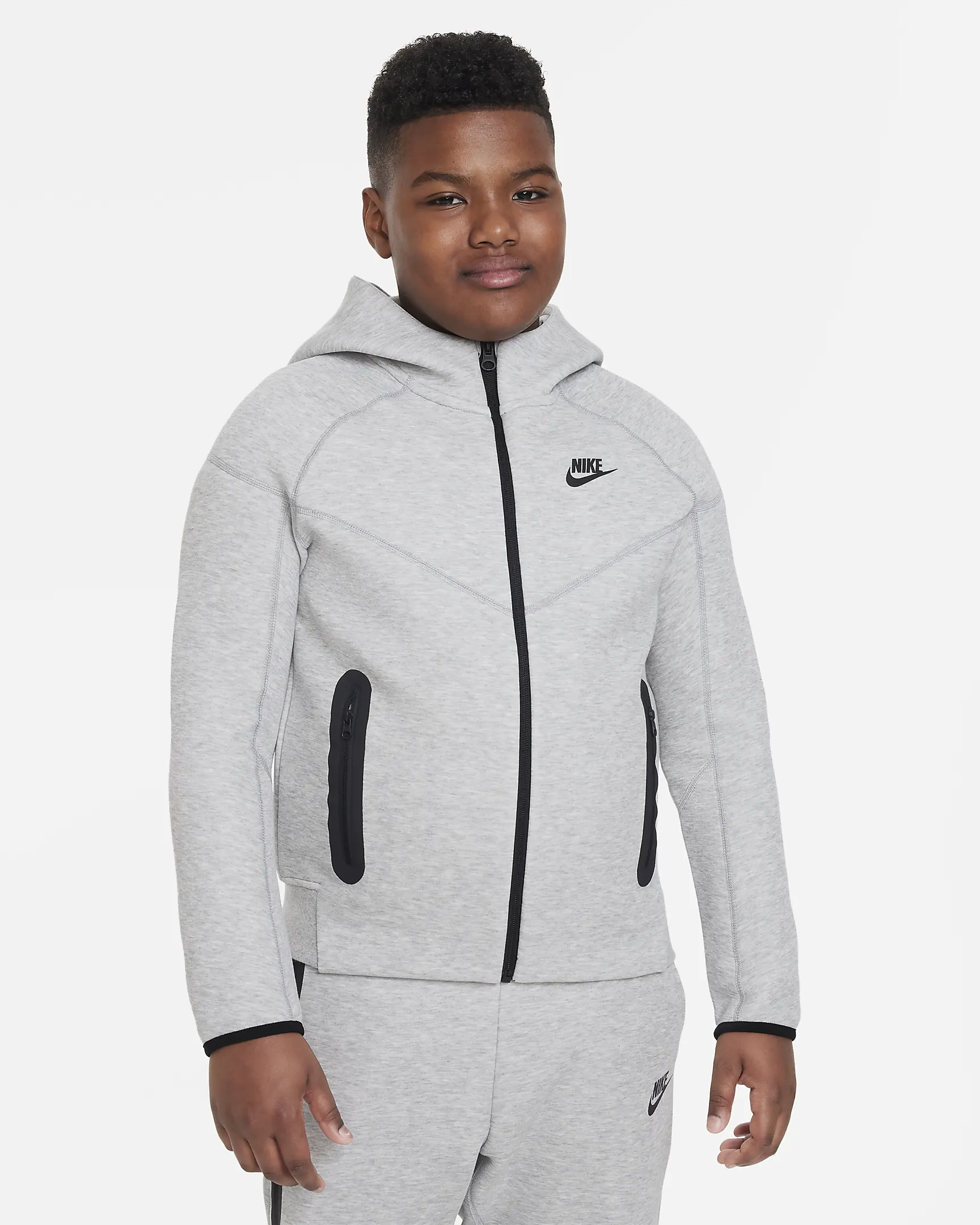 Nike Kids' Tech Fleece – Lightweight, Warm & 29% OFF! extra image