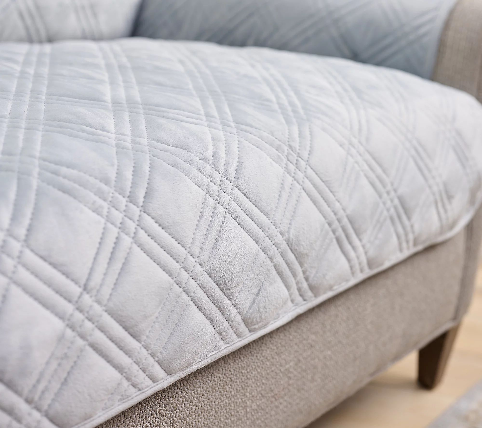 Home Reflections Micromink Sofa Cover – Soft, Stylish & Water-Repellent! | AmazPromo