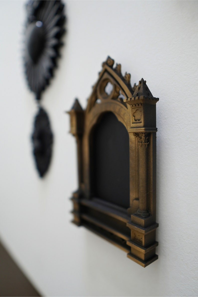 Gothic Cathedral Photo Frame – Vintage Wall Decor, 3D Printed Gothic Frame for Dark Aesthetic extra image