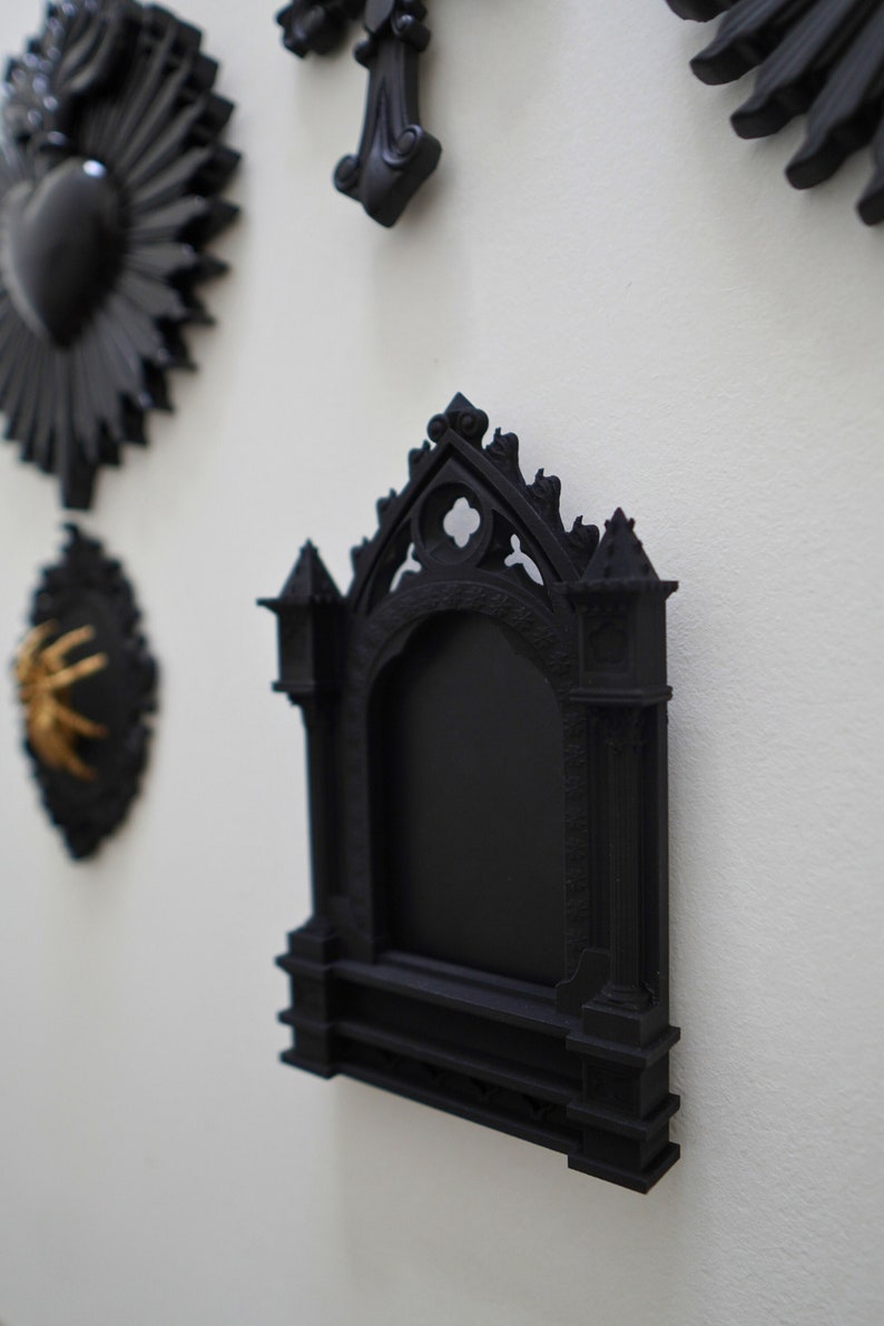 Gothic Cathedral Photo Frame – Vintage Wall Decor, 3D Printed Gothic Frame for Dark Aesthetic extra image