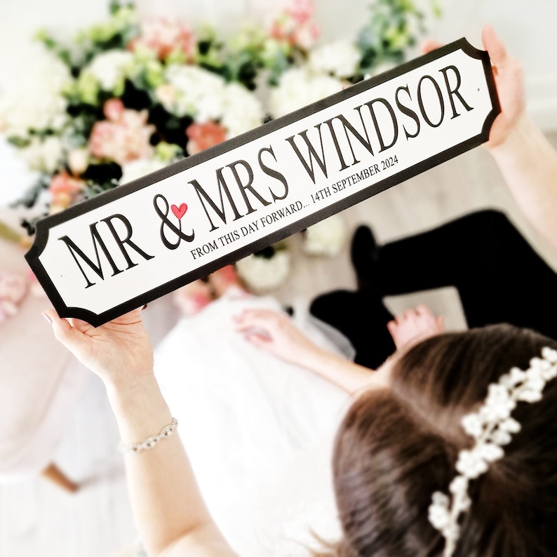 Custom Mr & Mrs Wedding Street Sign – Personalised Vintage Acrylic Plaque for Indoor & Outdoor | AmazPromo