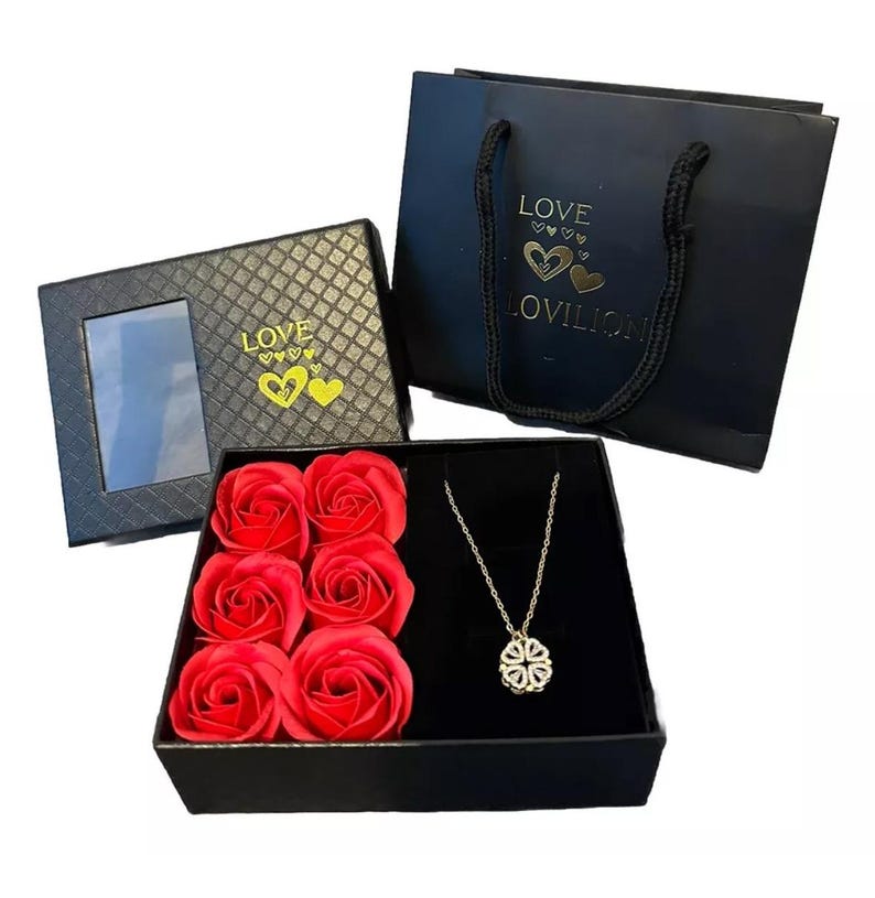 Luxury Gold Magnetic Heart Necklace & Four-Leaf Clover Pendant – Romantic Jewelry Gift for Women | | AmazPromo