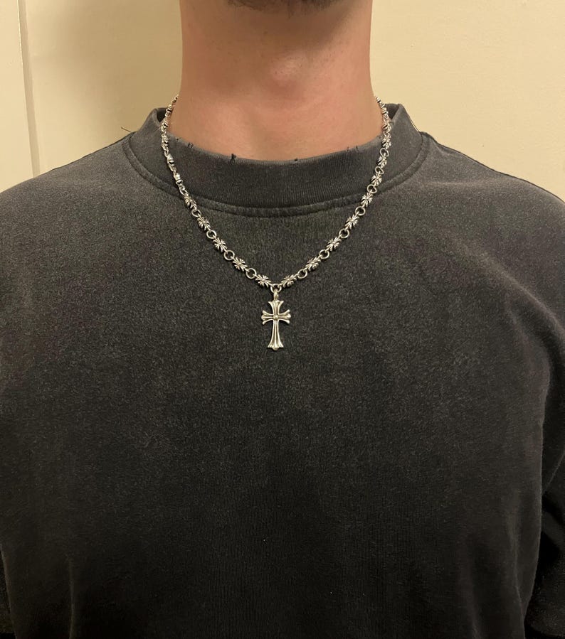 Gothic Grunge Cross Necklace – Chrome Y2K Vintage Silver Chain, Punk Rock Statement Jewelry extra image