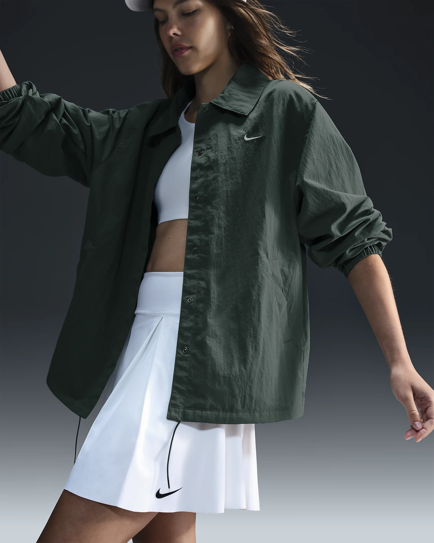 Nike Sportswear Essential Oversized Jacket for Women - Lightweight, Water-Repellent & UV Protective extra image