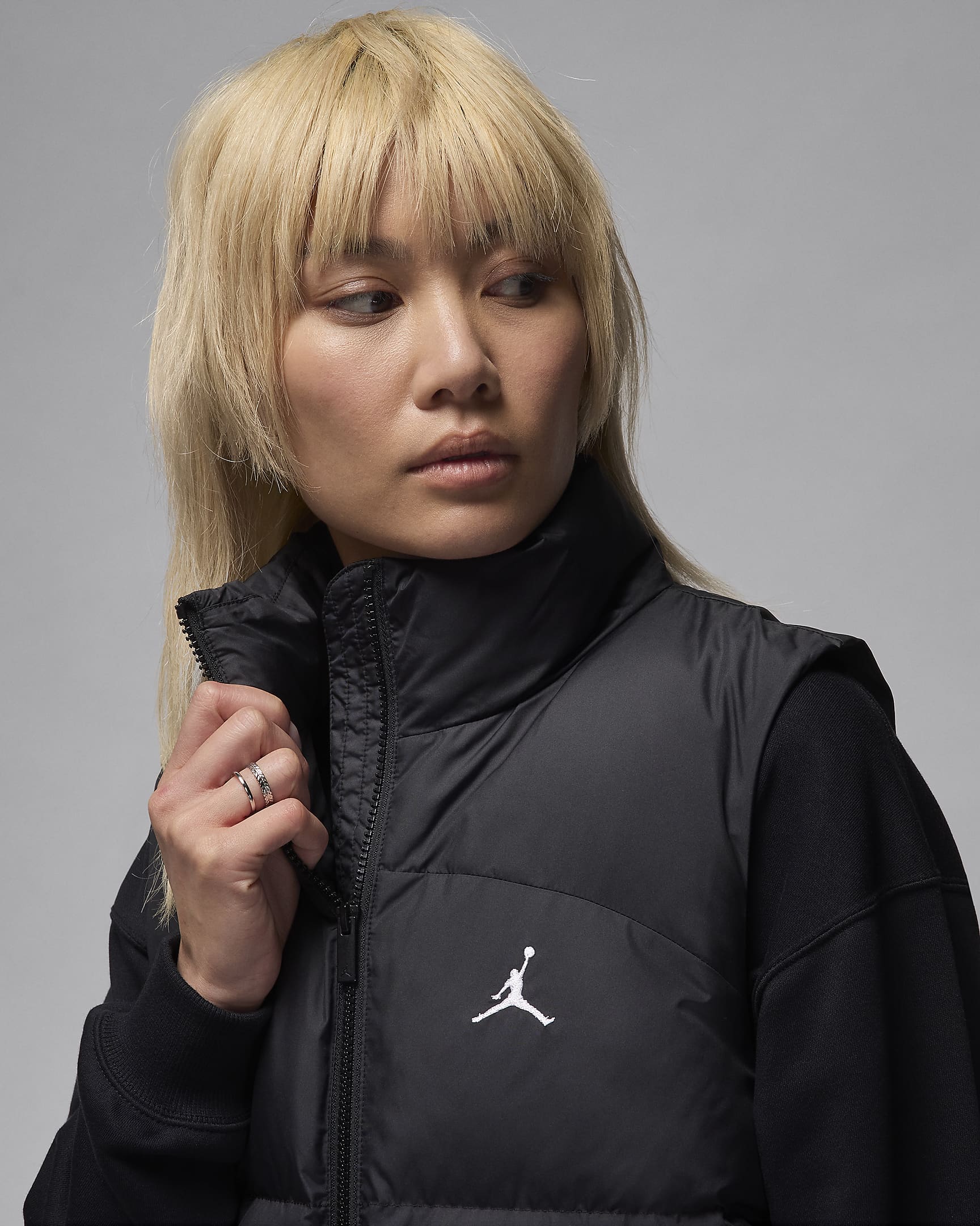 Nike Classic Puffer Vest – Water-Repellent & Lightweight Synthetic Fill for Cozy Warmth | AmazPromo