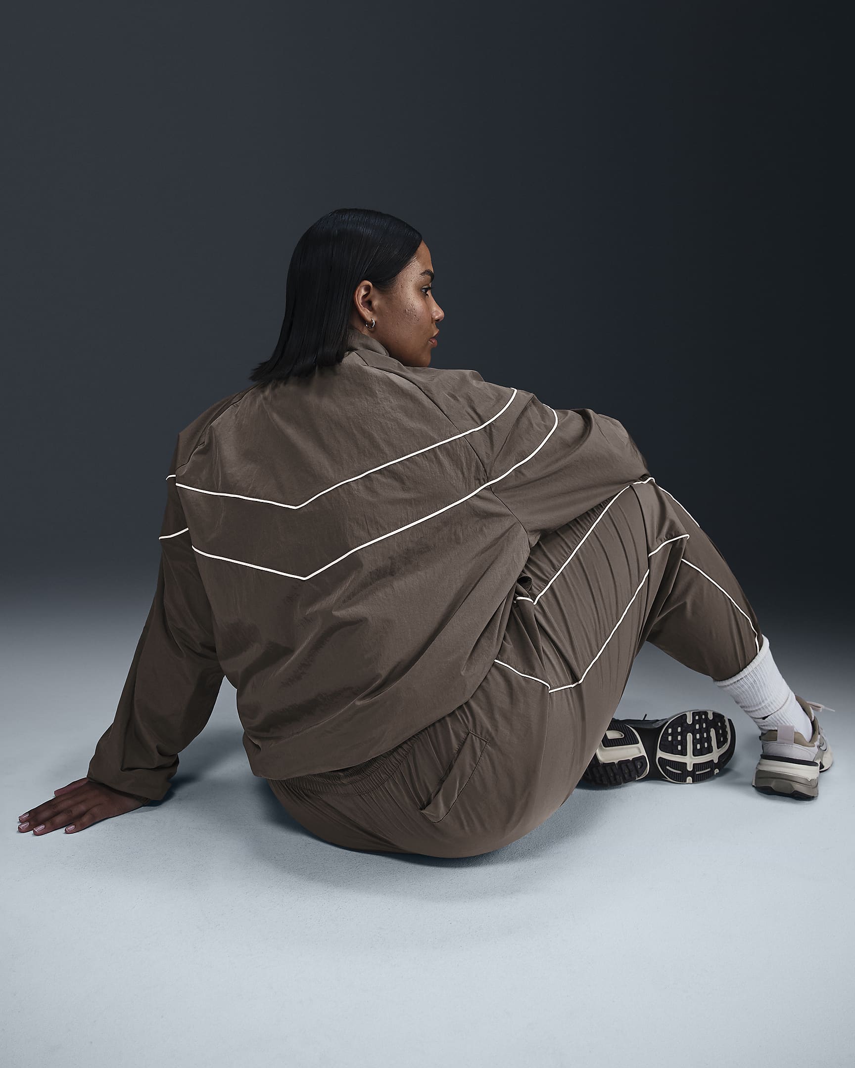 Nike Windrunner Jacket – Water-Repellent & UV Protection with Classic Design | AmazPromo