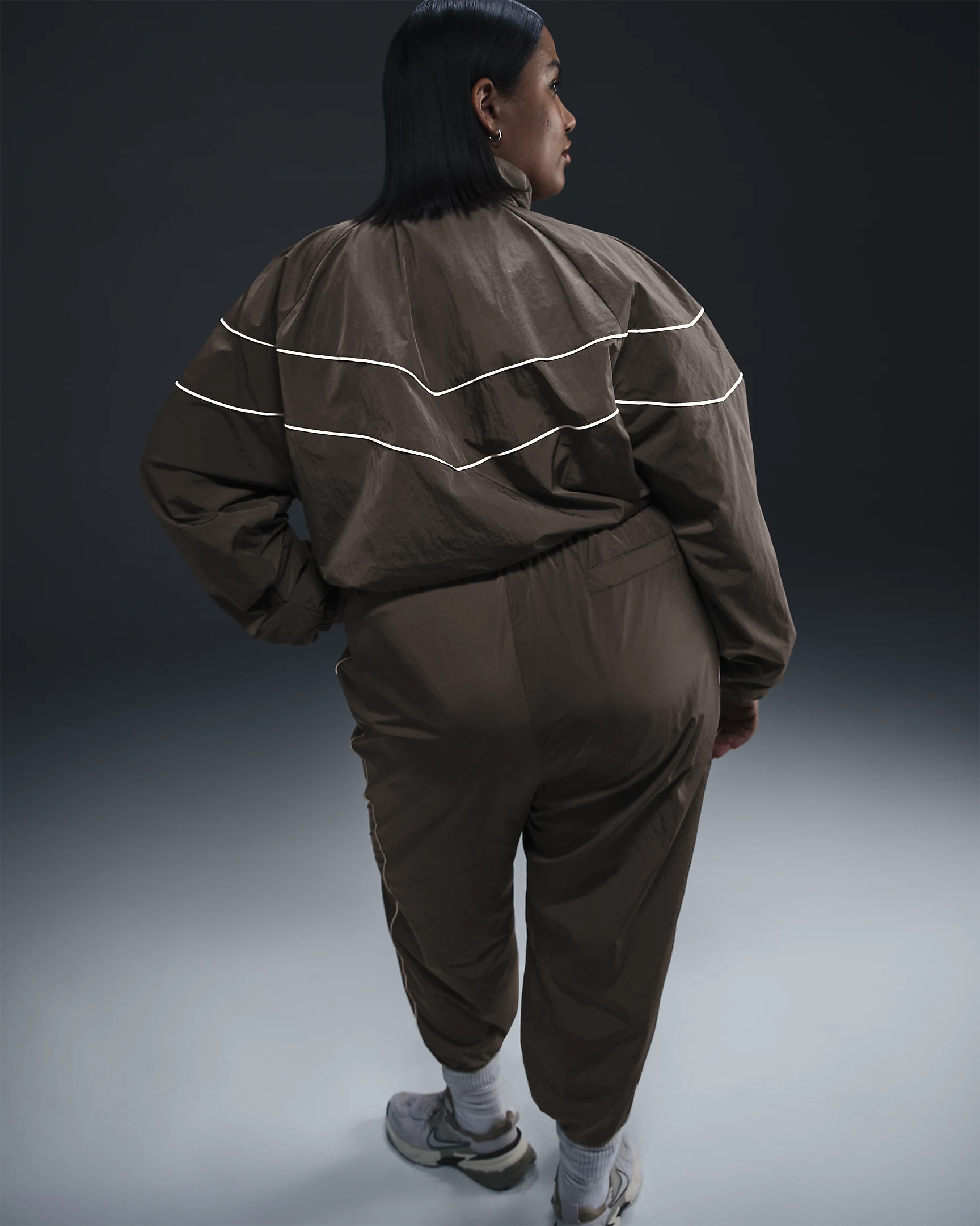 Nike Windrunner Jacket – Water-Repellent & UV Protection with Classic Design | AmazPromo