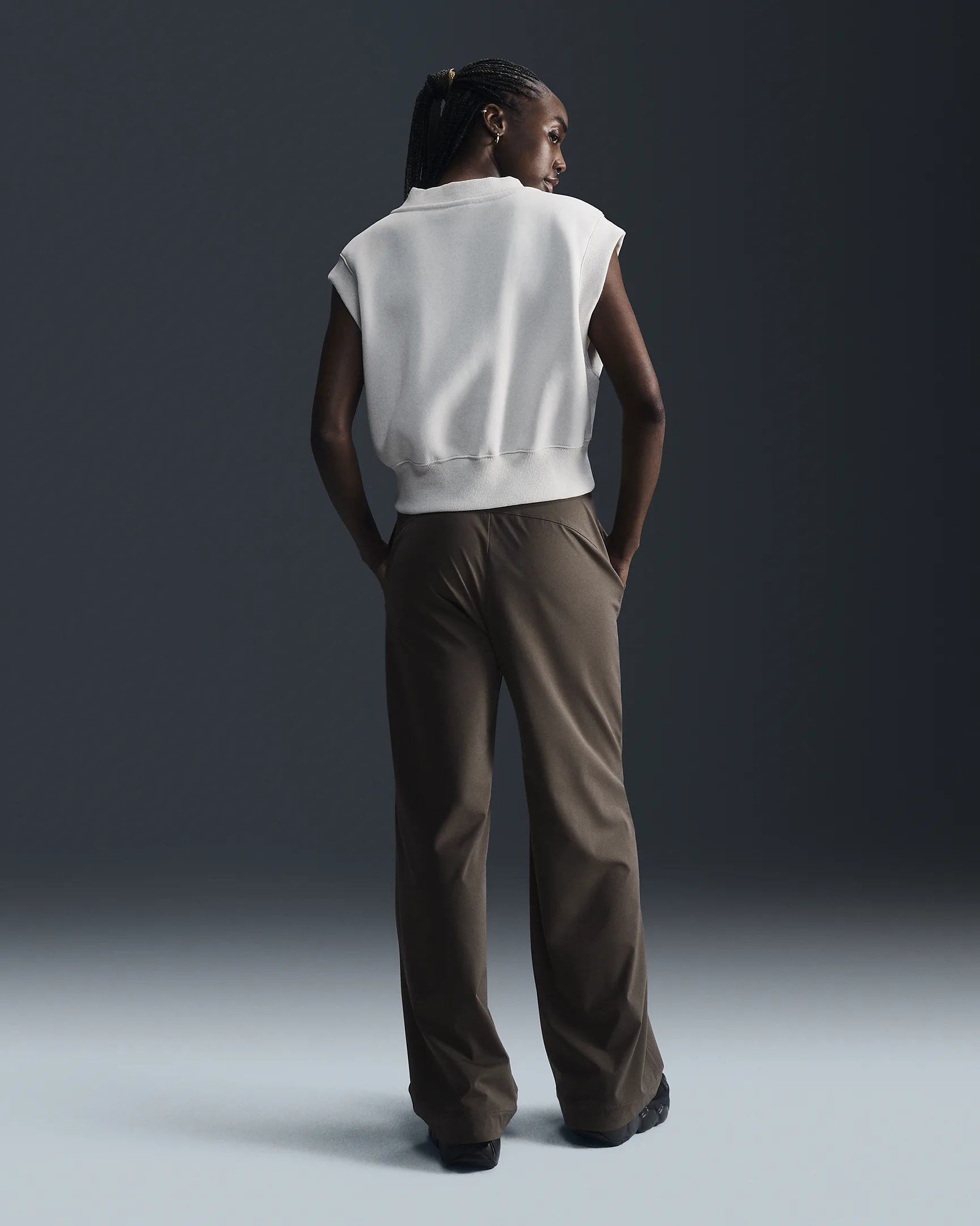 Nike Bliss Women’s Loose-Fit Trousers – Lightweight, Stretchy & Moisture-Wicking – Ironstone/Clear | AmazPromo