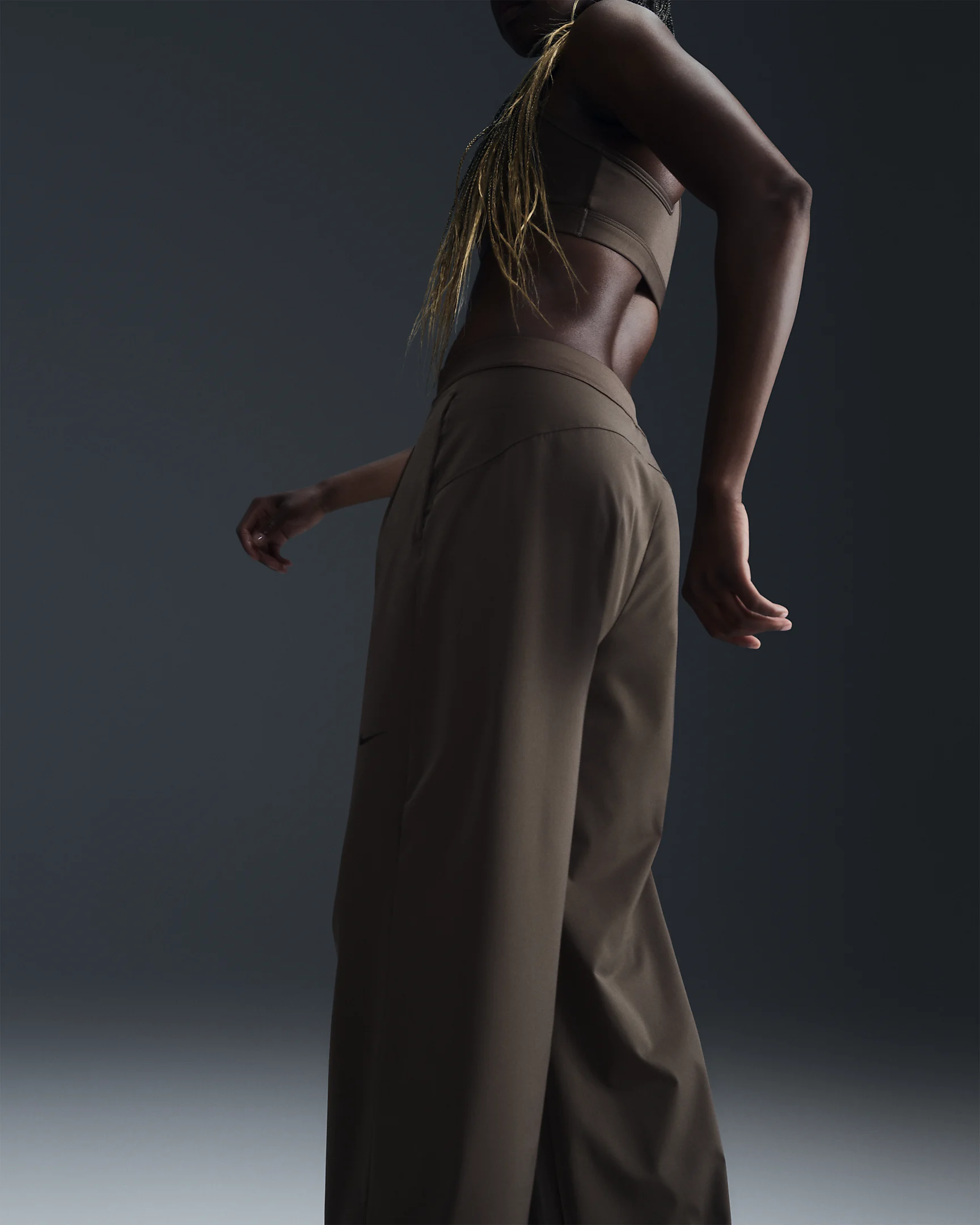 Nike Bliss Women’s Loose-Fit Trousers – Lightweight, Stretchy & Moisture-Wicking – Ironstone/Clear | AmazPromo