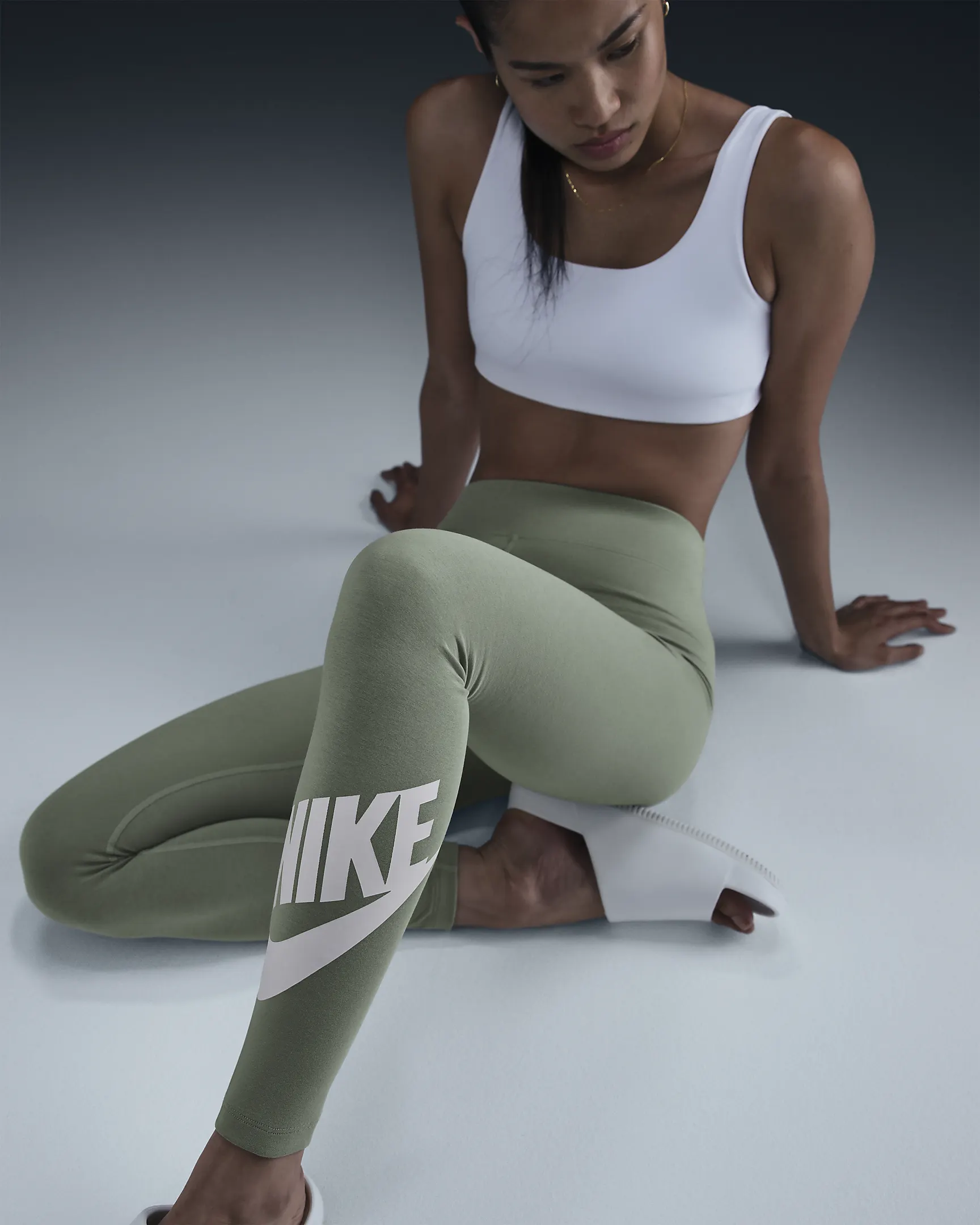 Nike Sportswear Classics Women's High-Rise Full-Length Leggings – Stretchy, Durable, Moisture-Wickin extra image