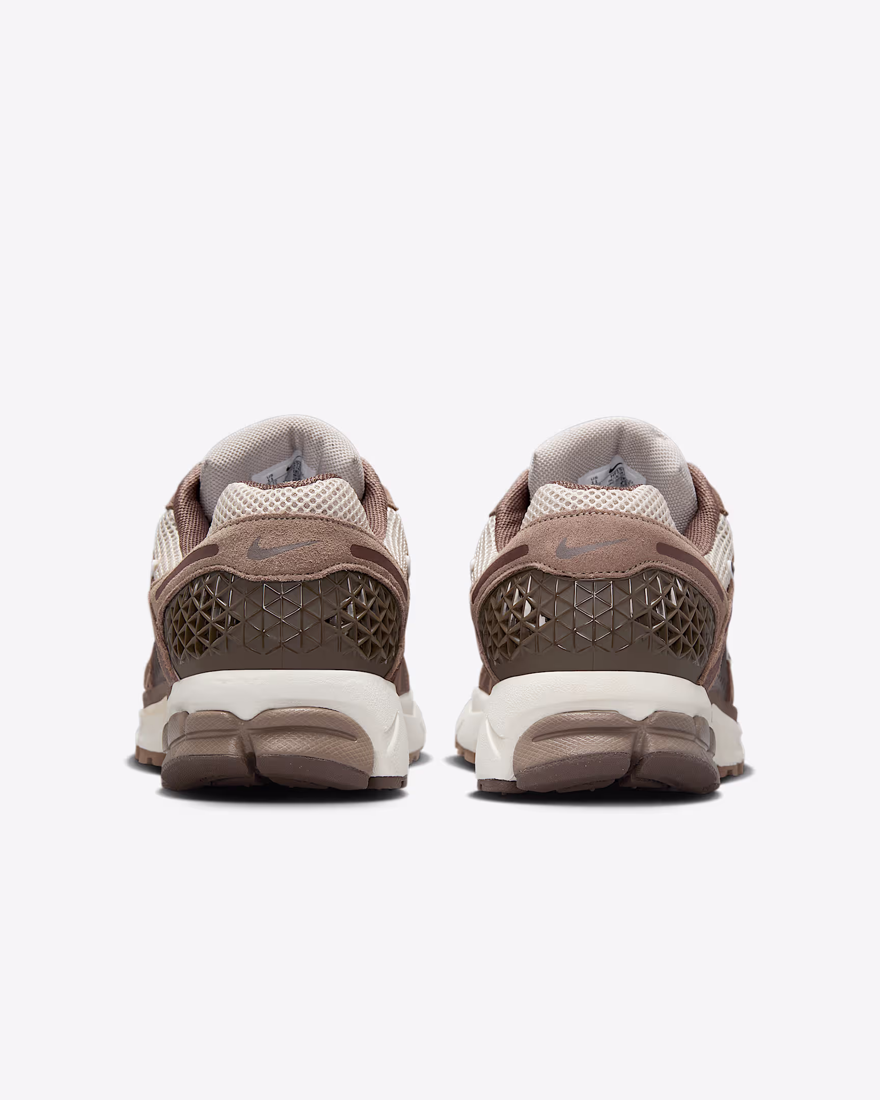 Nike Zoom Vomero 5 Sneakers – Retro Running Style, Zoom Air Cushioning, Breathable Mesh, Durable Lea | AmazPromo