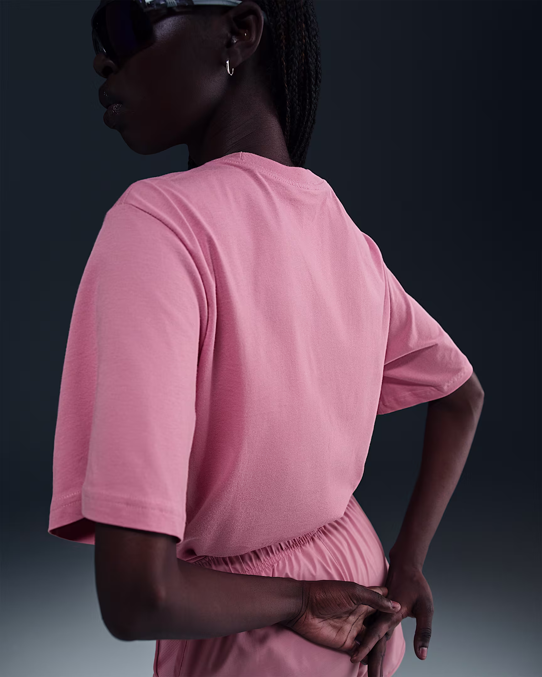 Nike Sportswear Essential Women’s T-Shirt – Everyday Classic Crewneck Tee with Iconic Swoosh Style extra image