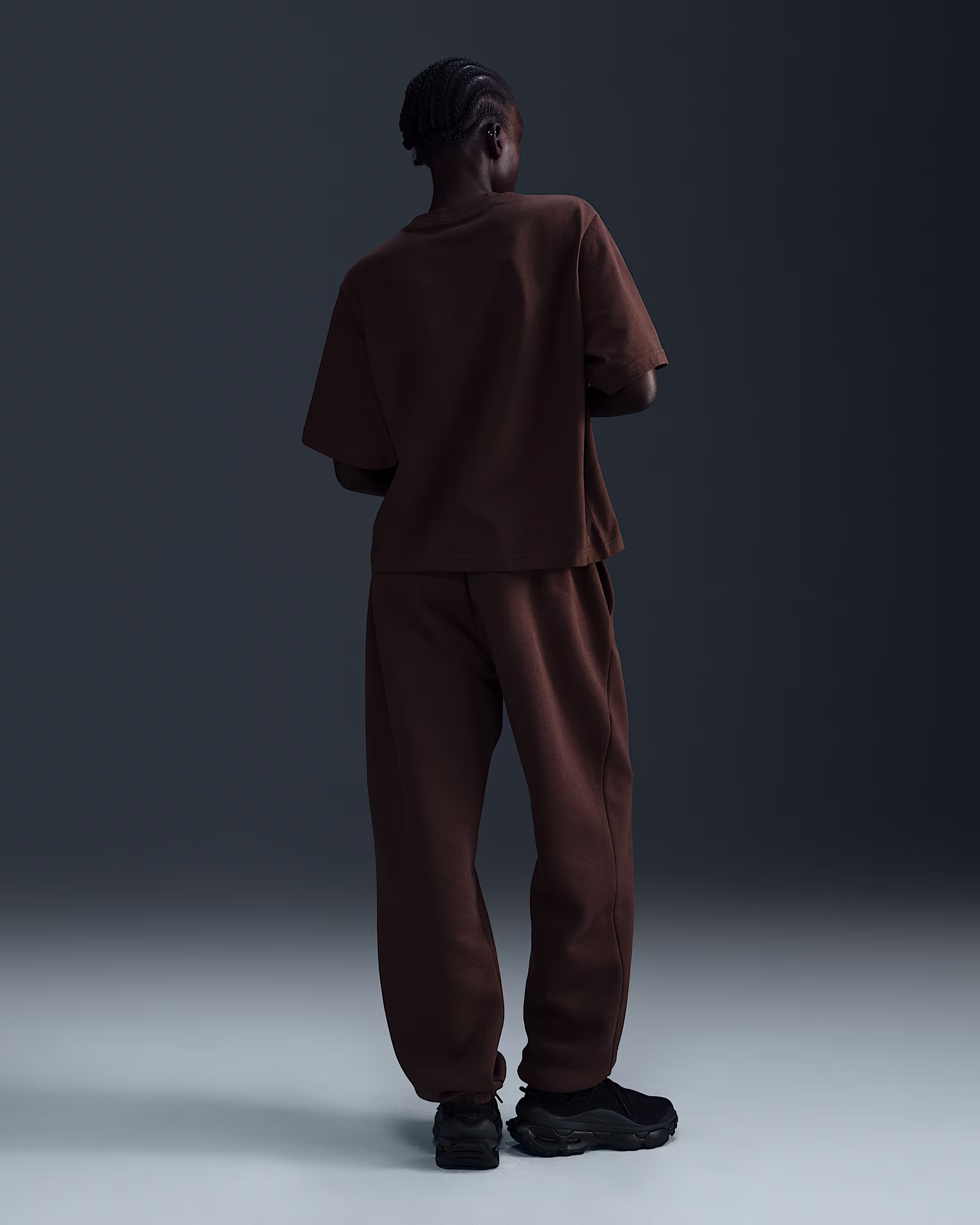 Nike Sportswear Women’s Boxy T-Shirt – Cropped Oversized Tee with Modern Streetwear Vibe | AmazPromo