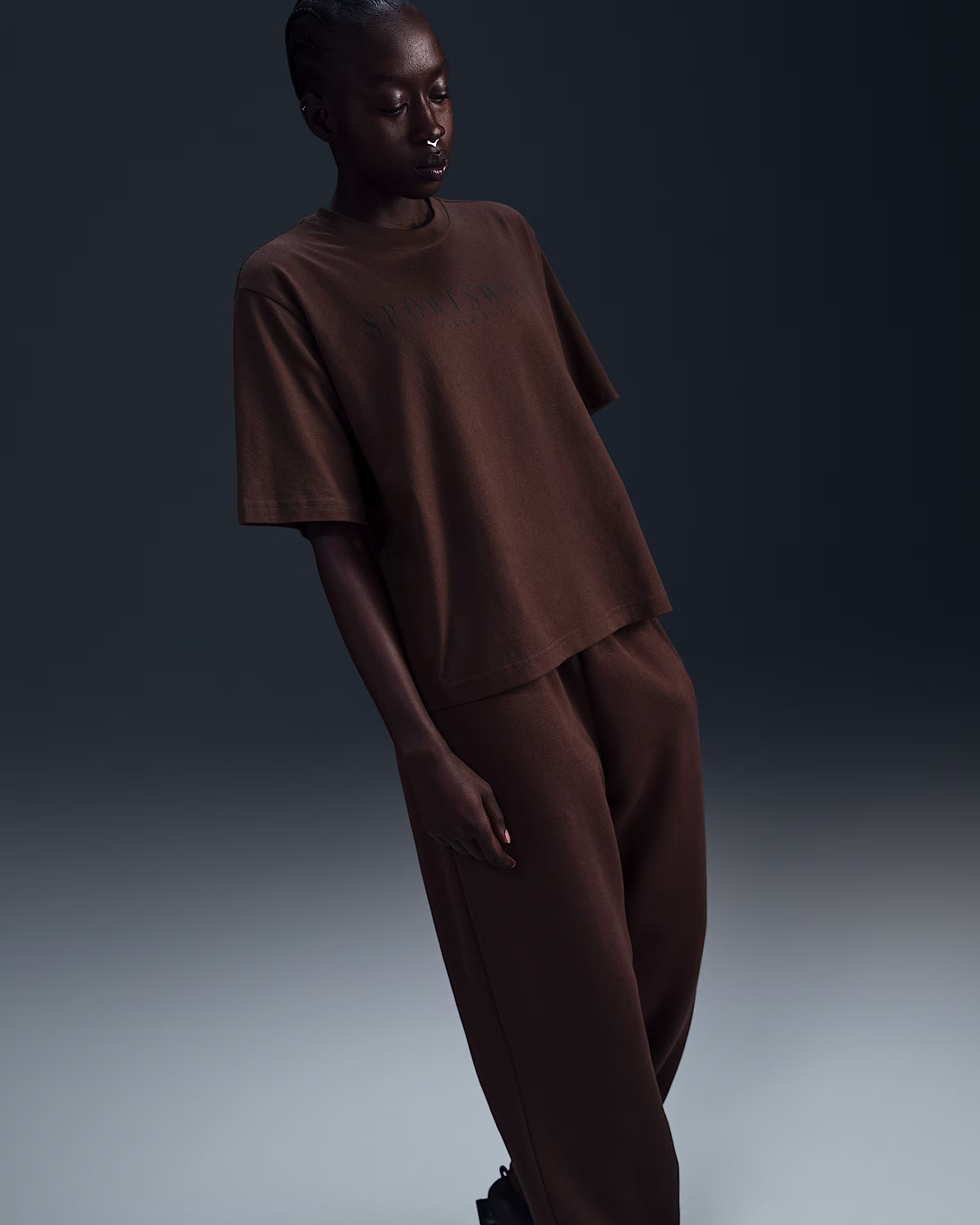 Nike Sportswear Women’s Boxy T-Shirt – Cropped Oversized Tee with Modern Streetwear Vibe extra image