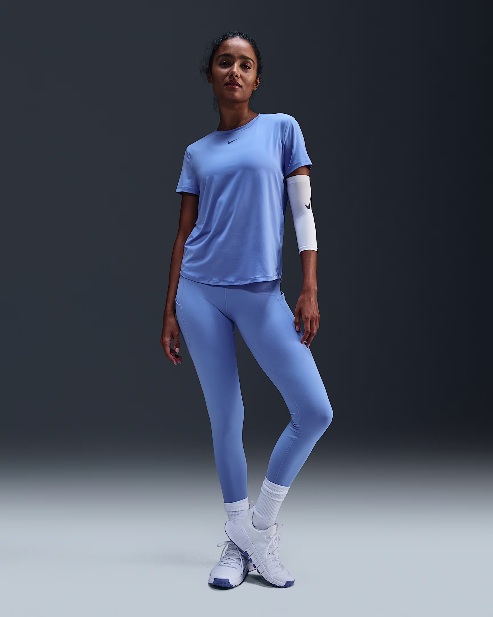 Nike One Classic Women’s Dri-FIT Short-Sleeve Top – Lightweight, Sweat-Wicking Tee for Training, Yog extra image