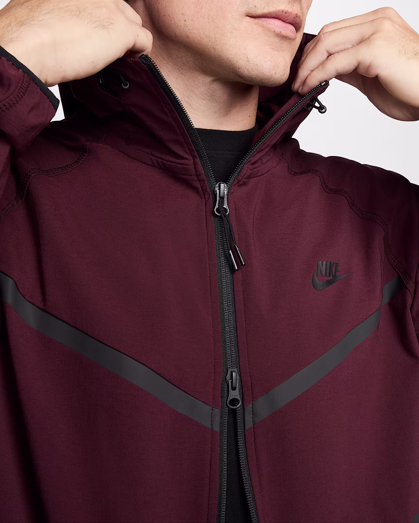 Nike Tech Men’s Woven Jacket – Lightweight Windbreaker with Modern Street Style and All-Weather Func | AmazPromo