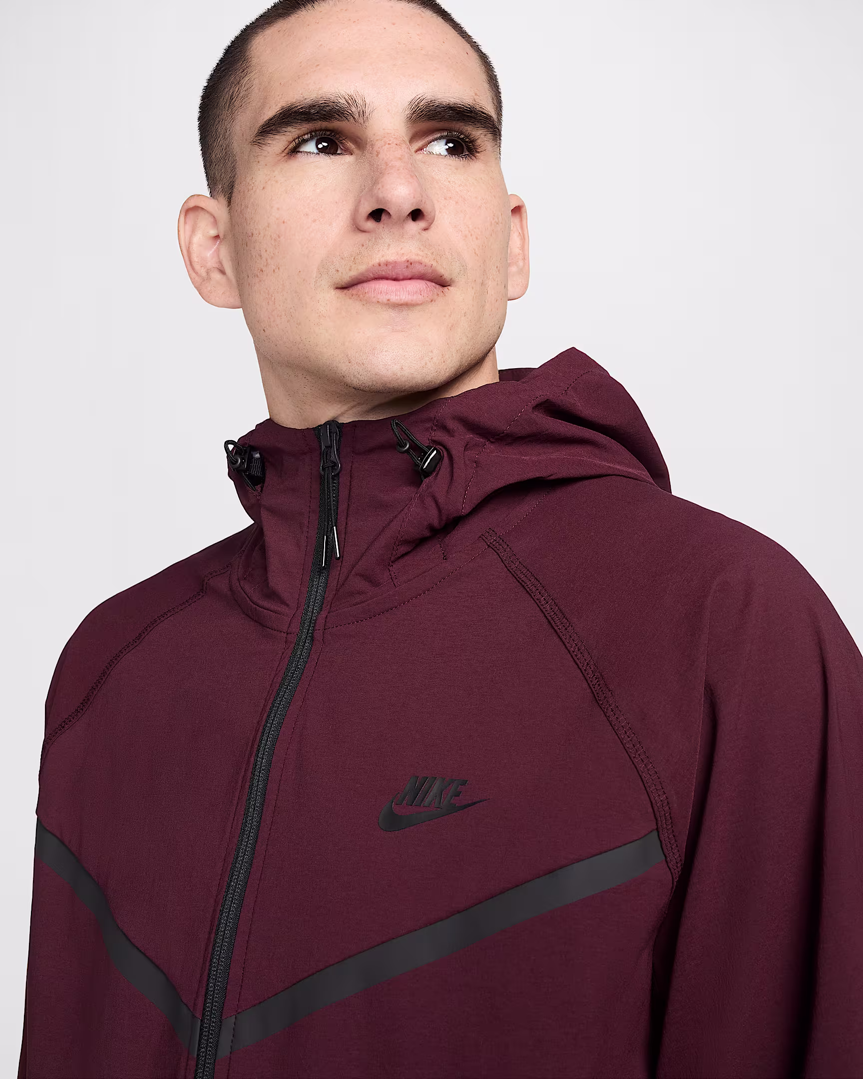Nike Tech Men’s Woven Jacket – Lightweight Windbreaker with Modern Street Style and All-Weather Func extra image